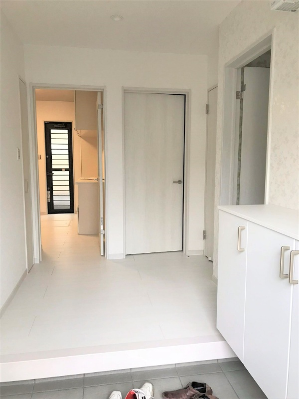 アイフルホームの玄関