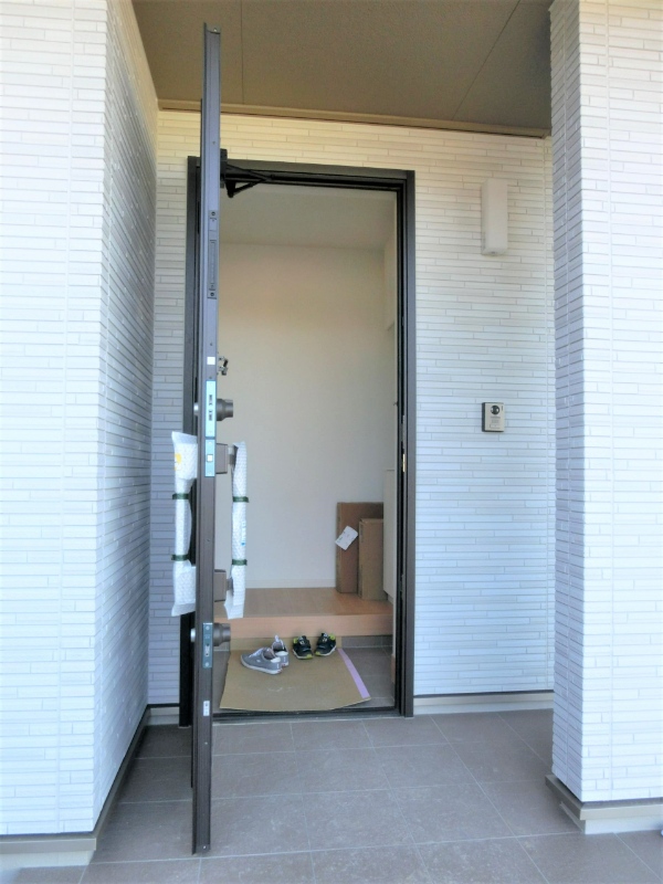 桧家住宅の玄関