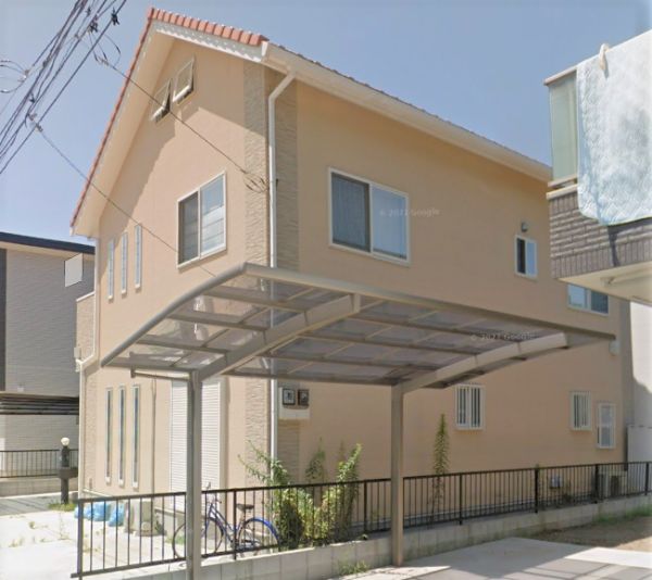 3階建て桧家住宅の外構