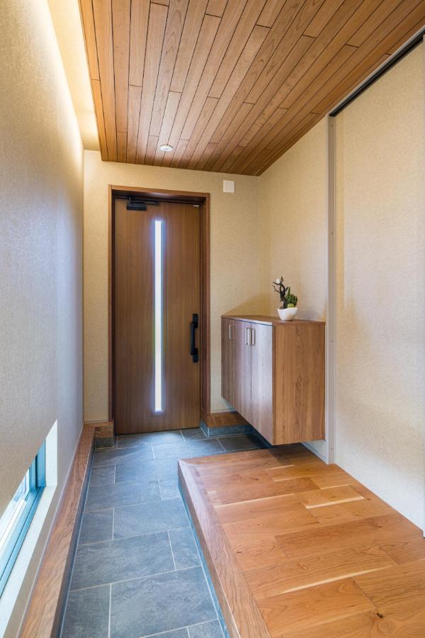 パナソニックホームズの玄関