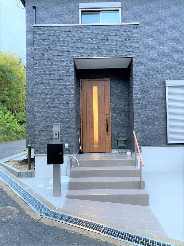 タマホームの玄関アプローチ