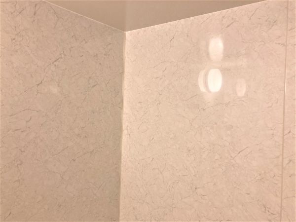 三井のリフォームの浴室の壁